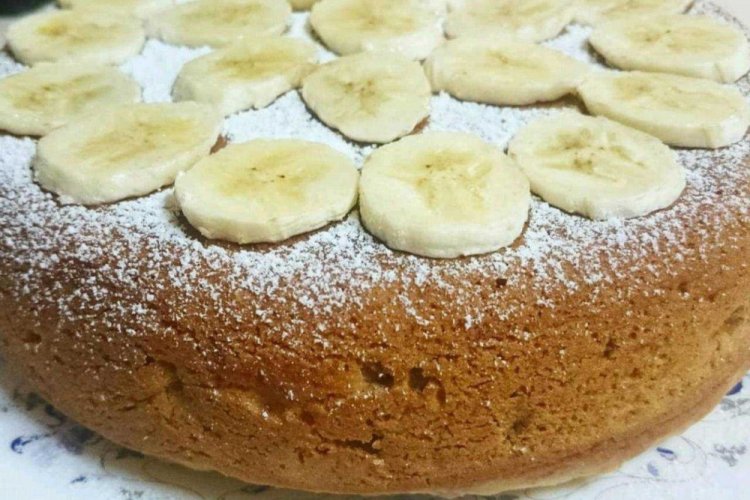 Pastel de plátano con crema agria