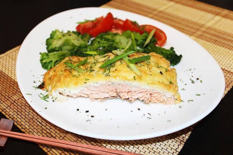 Chum Salmon with Cheese in the Oven