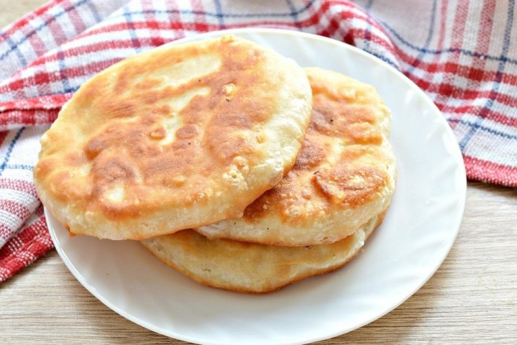 Water Flatbreads with Cheese