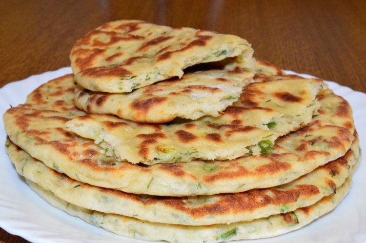 Water Flatbreads with Cottage Cheese