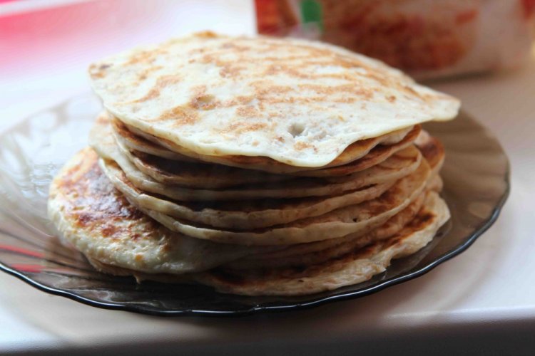 Water Flatbreads with Egg