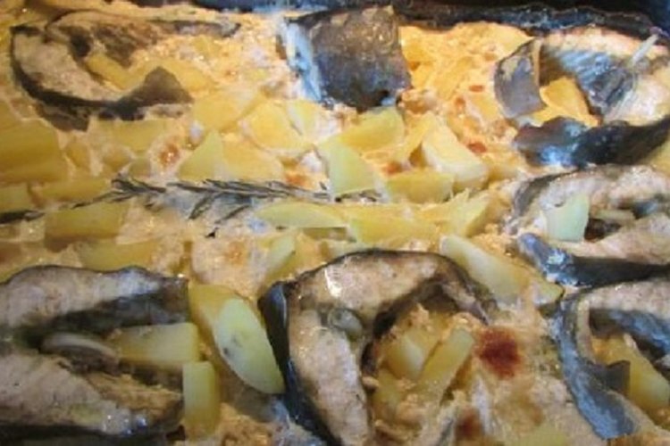 Esturión en salsa cremosa al horno