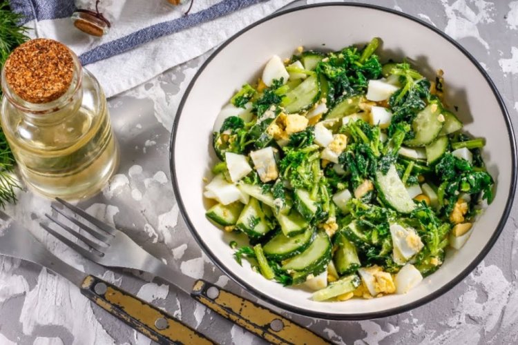 Nettle Salad with Cucumber and Eggs