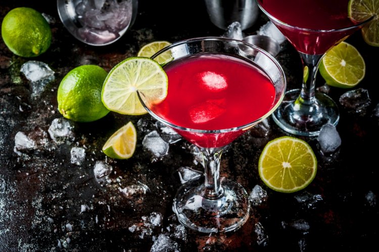 20 Best Cosmopolitan Cocktail Recipes