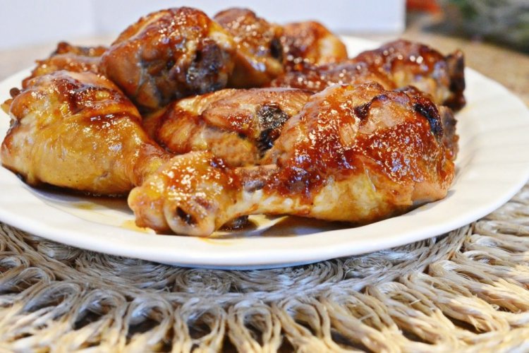 Muslos de pollo con miel en olla de cocción lenta