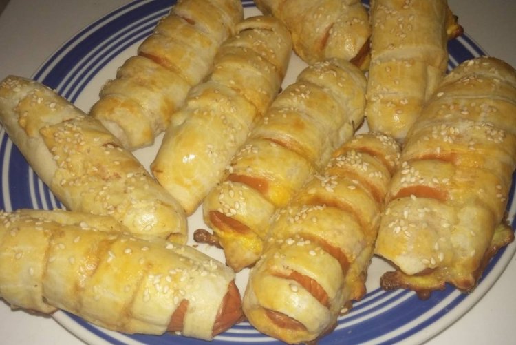 Sausages with Cheese and Onion in the Oven