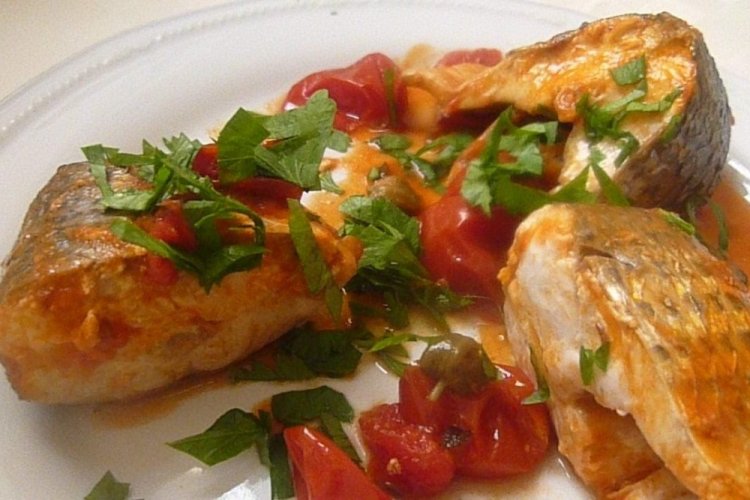 Mullet in Cream with Leeks and Tomatoes
