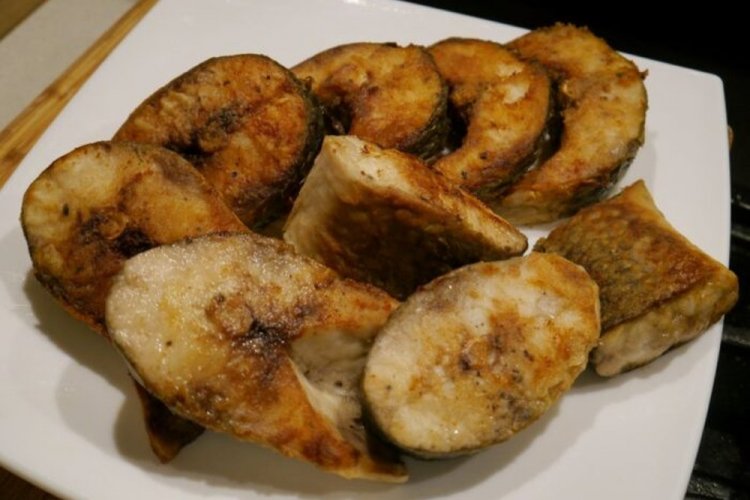 Mullet in Cornmeal, Pan-Fried