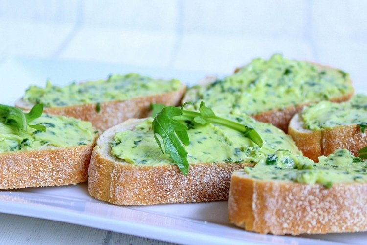 Avocado Paste with Feta and Herbs