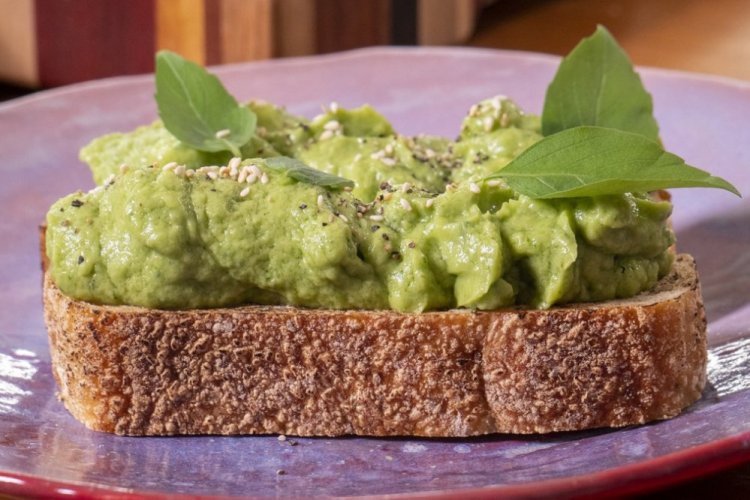 Avocado and Cheese Paste for Sandwiches