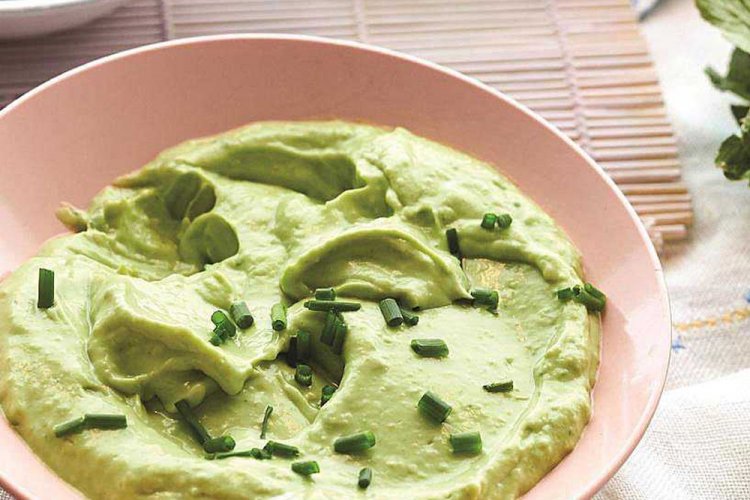 Avocado and Nut Paste