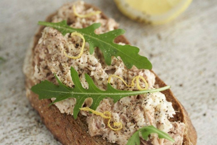 Avocado and Cod Liver Paste for Sandwiches