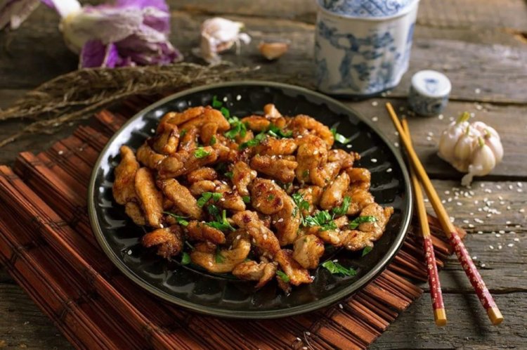 Turkey in Soy Sauce in a Skillet
