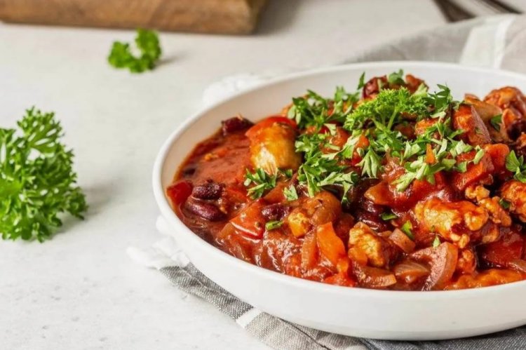 Turkey with Beans in a Skillet
