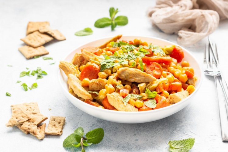 Turkey with Chickpeas and Dried Apricots