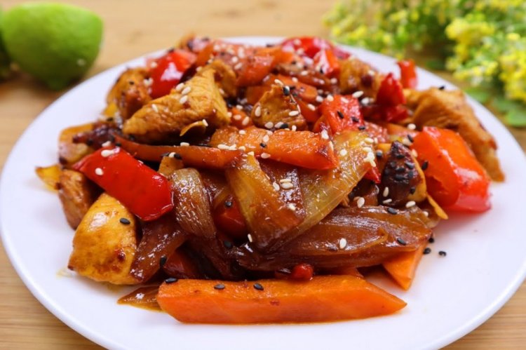 Turkey with Vegetables in a Skillet