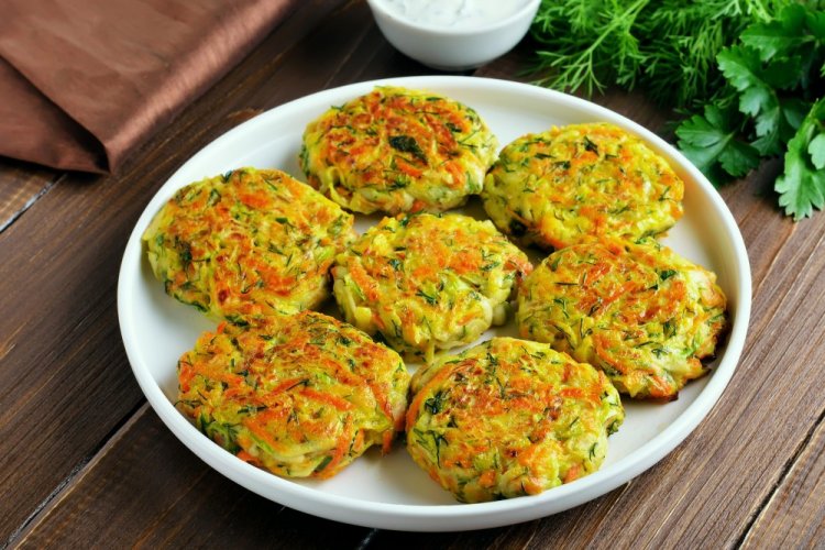 Tortitas de calabacín con zanahoria