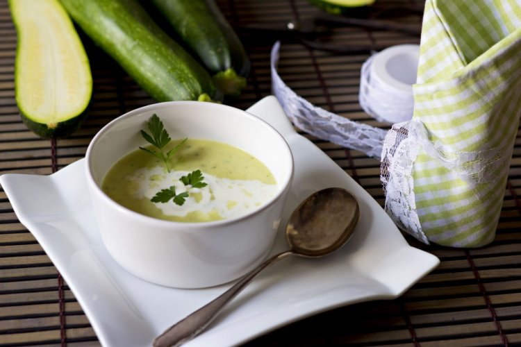 Creamy Zucchini Soup with Cream