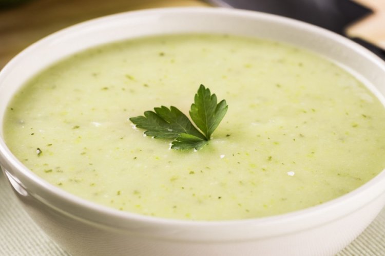 Creamy Zucchini Soup with Processed Cheese