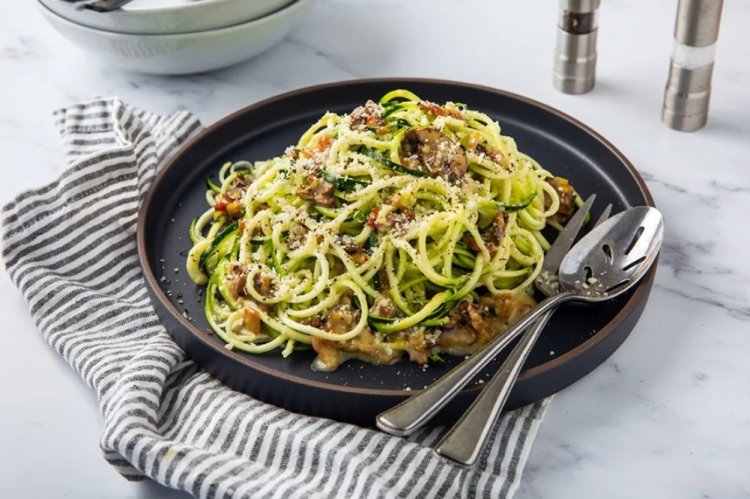 Zucchini Spaghetti with Mushroom Sauce