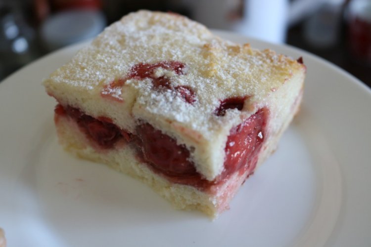 Healthy Cottage Cheese Bake with Strawberries
