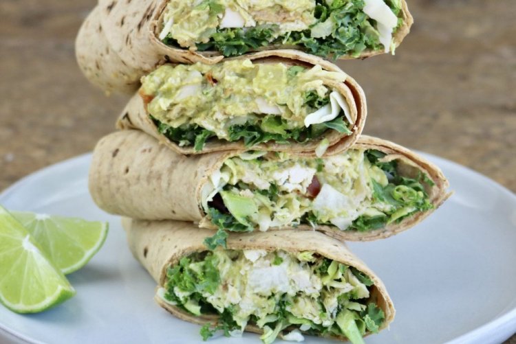 Shawarma saludable con pollo cocido y huevos