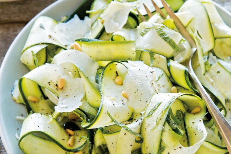 Fresh Zucchini Salad with Cheese