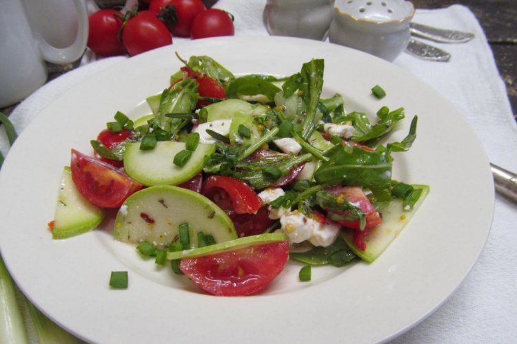 Fresh Zucchini and Tomato Salad
