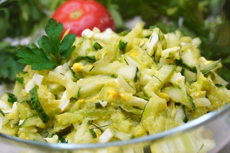 Fresh Zucchini, Cucumber, and Egg Salad