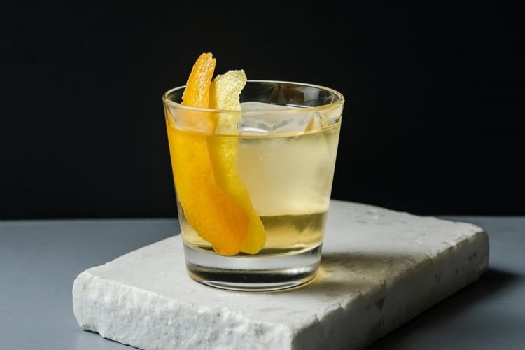 White Negroni with Lillet Blanc