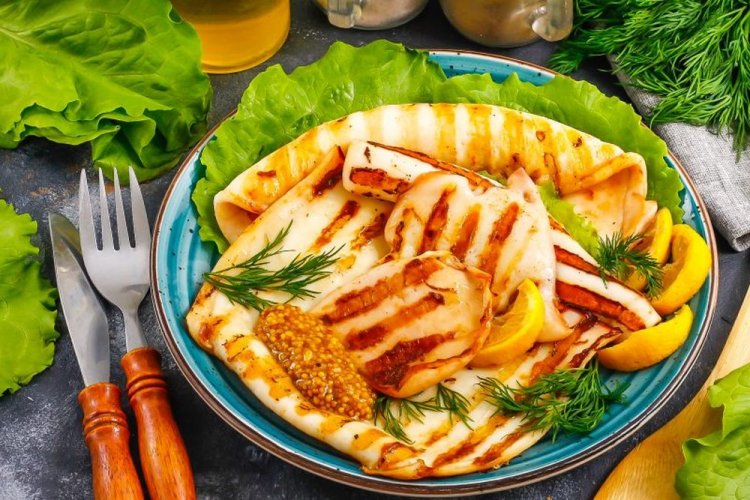 Grilled Squid Marinated in White Wine with Lemon