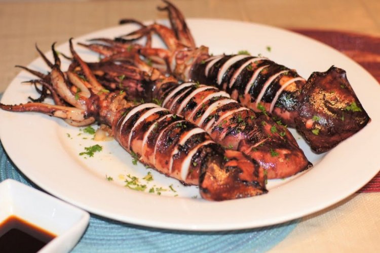 Grilled Squid with Mayonnaise and Garlic