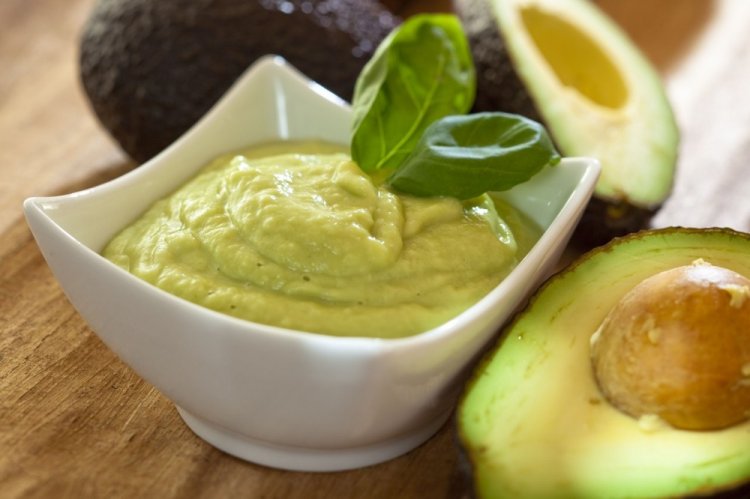 Salsa agria de aguacate