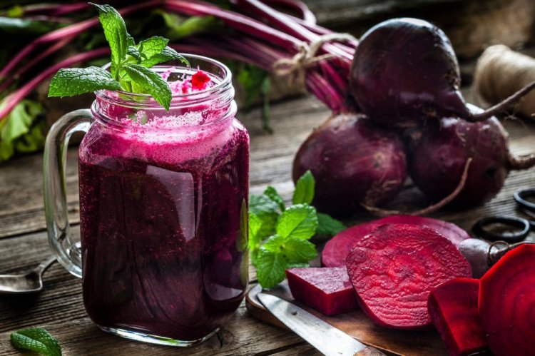 Smoothie with Beets and Beet Greens