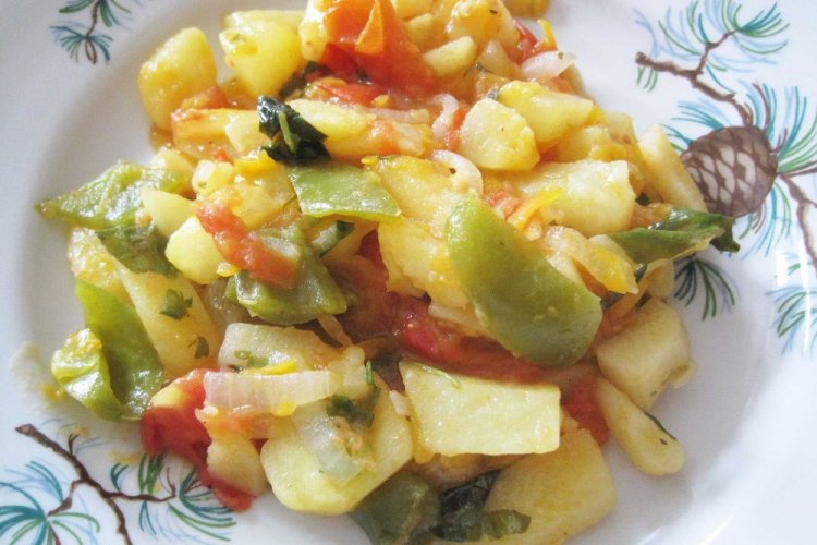 Estofado de verduras con calabacín, patatas y tomates