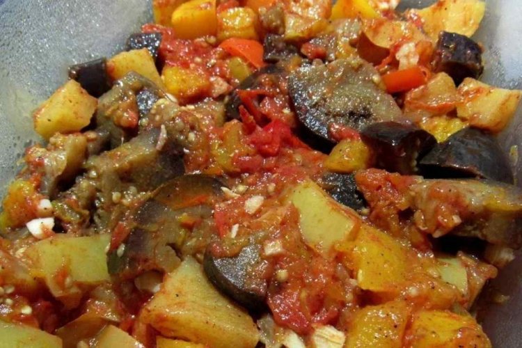 Estofado de verduras con calabacín, berenjenas y patatas