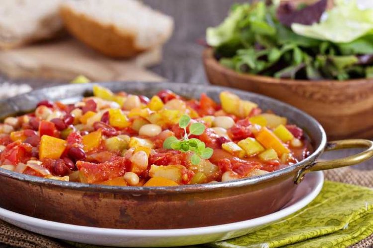 Estofado de verduras con calabacín, judías y patatas