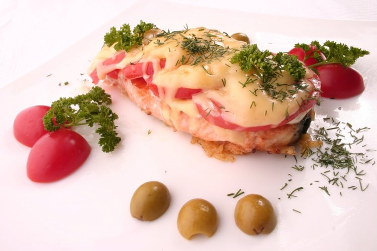 Salmon Steaks with Cheese Topping