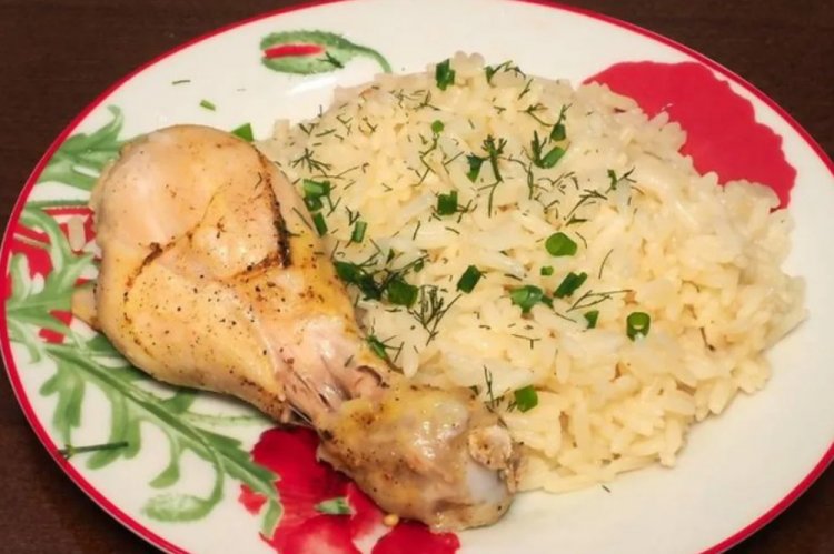 Chicken Drumsticks with Rice, Soy Sauce, and Lime