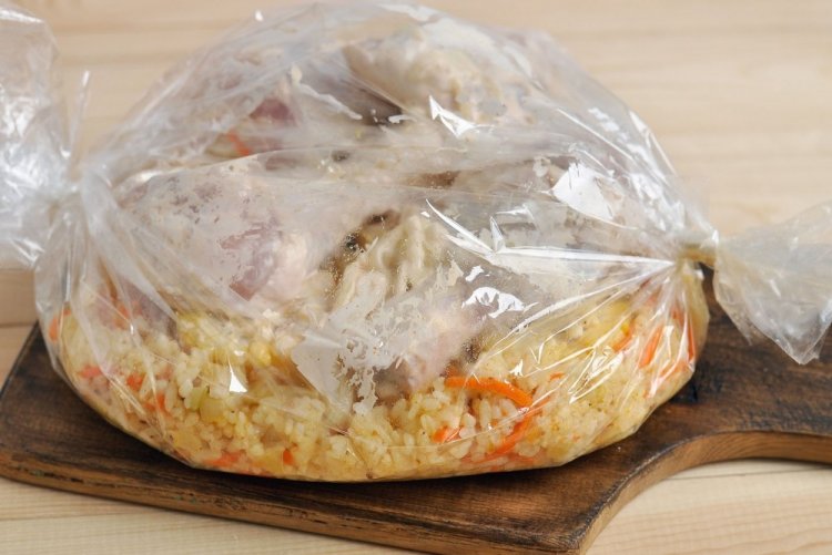 Chicken Drumsticks with Rice in a Roasting Bag