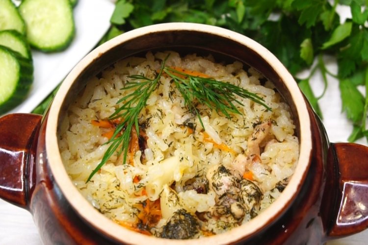 Chicken Drumsticks with Rice in Clay Pots