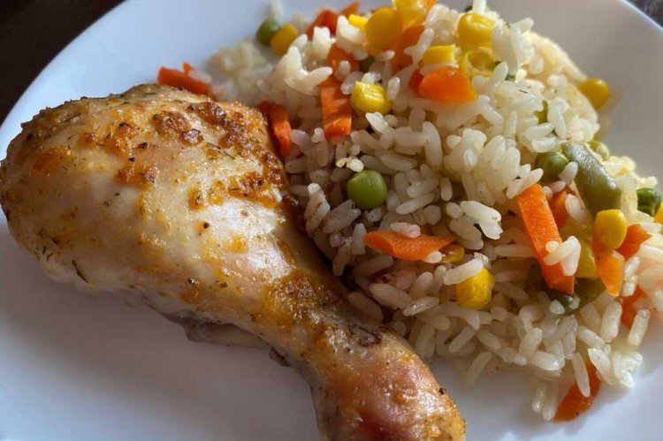 Mexican-Style Chicken Drumsticks with Rice