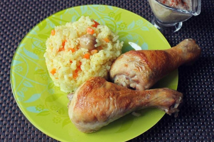 Chicken Drumsticks with Rice and Mushrooms in the Oven