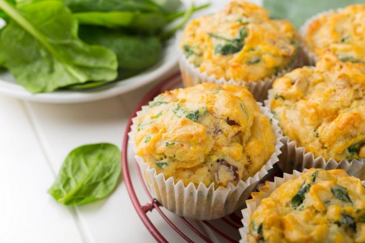 Muffins de requesón con queso y espinacas