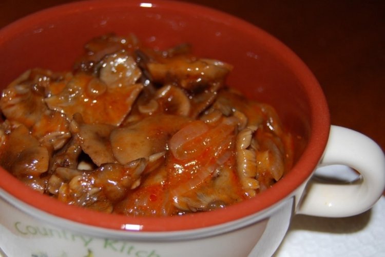 Saffron Milk Caps in Tomato Sauce