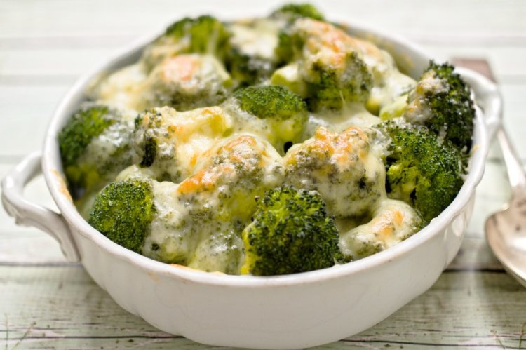 Baked Broccoli with Mozzarella