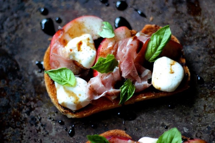 Bruschetta with Mozzarella, Ham, and Peaches