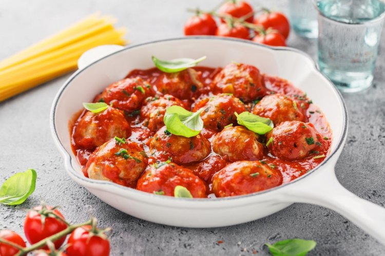 12 Irresistible Meatball Recipes in Tomato Sauce