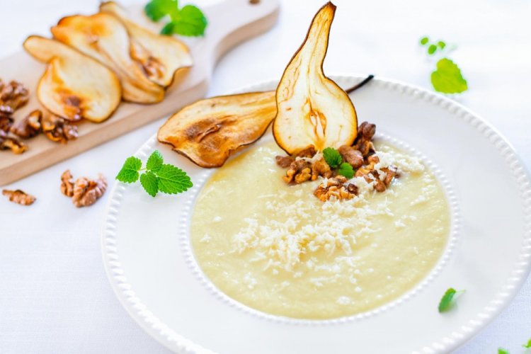 Cheese Cream Soup with Pear and Walnuts