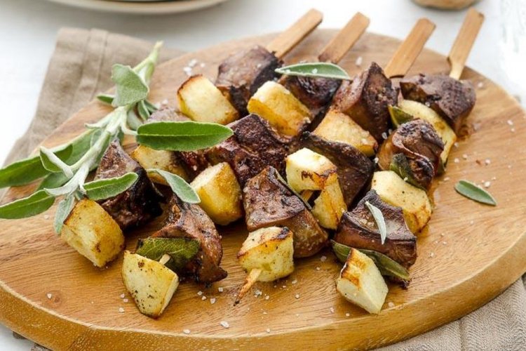 Beef Liver Skewers with Apples